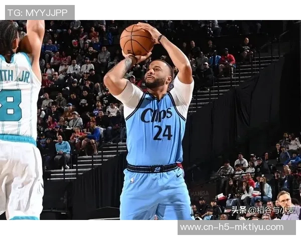 乔治上半场状态一般表现平平仅得10分1篮板2助攻三分球命中率尚可